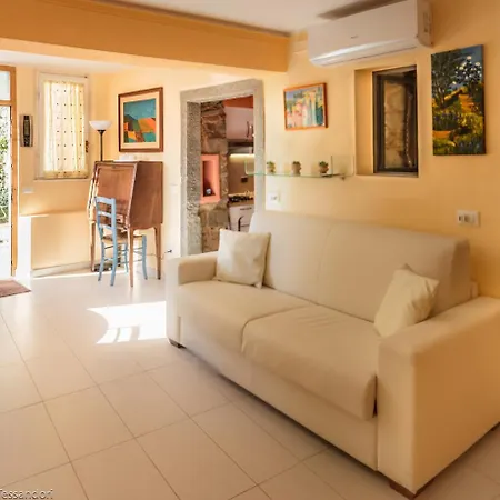 Apartment La Casa Dei Colori *